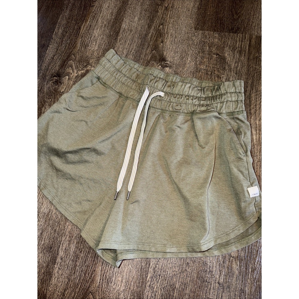 UEVuori Women's Green Solid Athletic Activewear 2.5" Shorts Pockets Drawstring L